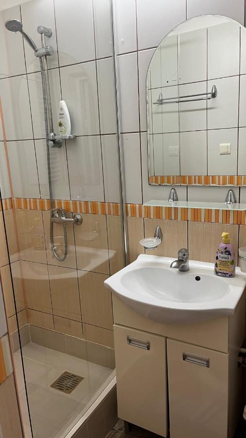 Linna Apartament Galaţi Extérieur photo